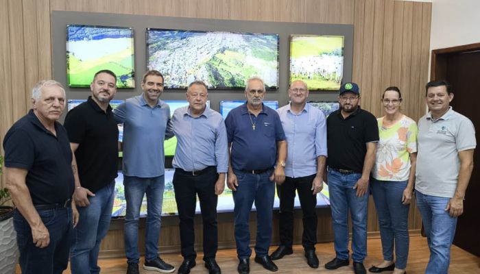 Guaraniaçu - Prefeitura Municipal a visita do deputado estadual Denian Couto (PL)